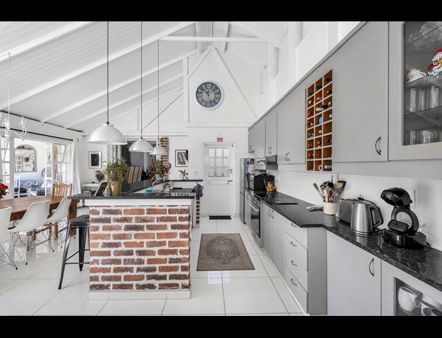 4 BEDROOM HOUSE FOR SALE IN LINDEN